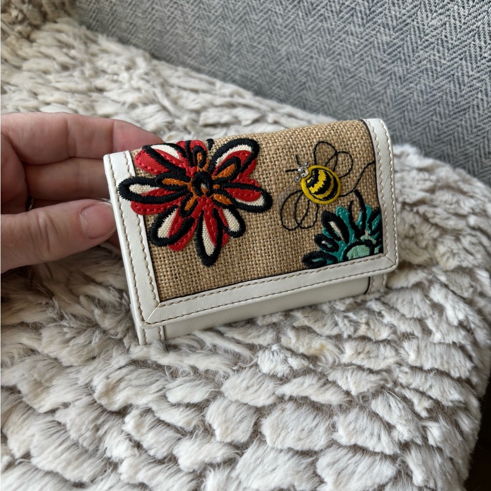 COACH NWT for sale w/handbag Vintage Limited Edition straw/embroidery bee wallet